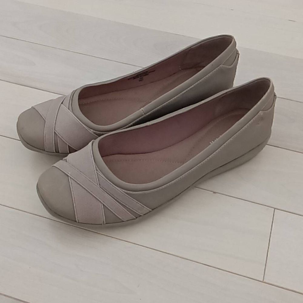 Easy Spirit Women's Acasia Round Toe Slip-on Casual Flats Taupe Gray Size 8.5 W